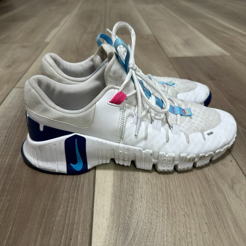 Nike Free Metcon 5 Shoes Womens 10.5 White Blue Lace Up Sports Comfort